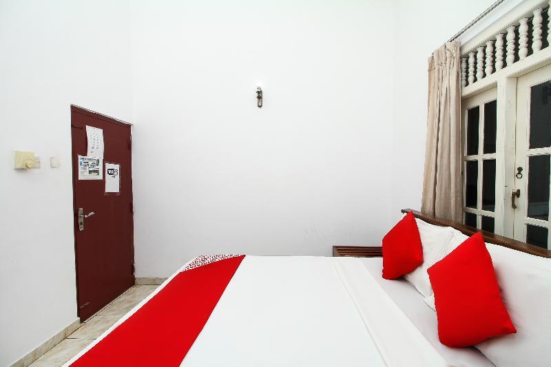 Oyo 347 Hotel Empryean Katunayaka Dış mekan fotoğraf