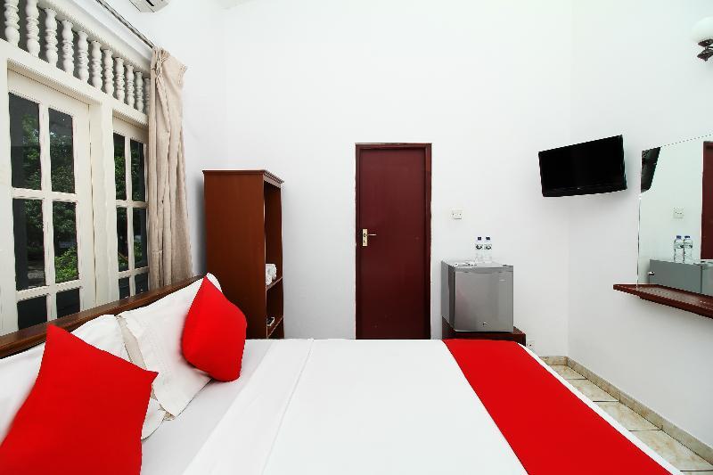 Oyo 347 Hotel Empryean Katunayaka Dış mekan fotoğraf