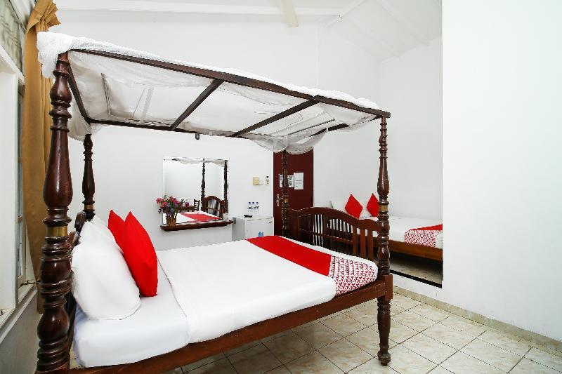 Oyo 347 Hotel Empryean Katunayaka Dış mekan fotoğraf