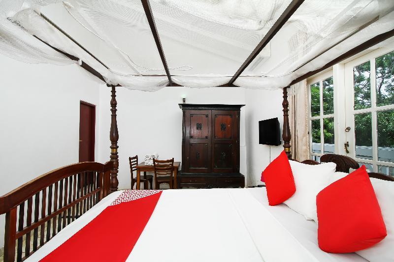 Oyo 347 Hotel Empryean Katunayaka Dış mekan fotoğraf