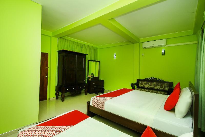Oyo 347 Hotel Empryean Katunayaka Dış mekan fotoğraf