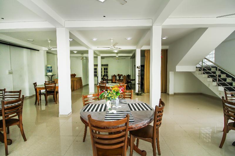 Oyo 347 Hotel Empryean Katunayaka Dış mekan fotoğraf